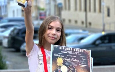 С нови престижни отличия се завърнаха възпитанички на вокалния педагог Петя Василева от Музикална школа „Елита“ – Велико Търново, които достойно представиха града на национални и международни сцени.